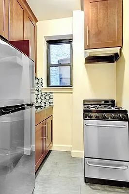 Rented by Nest Seekers International | media 38