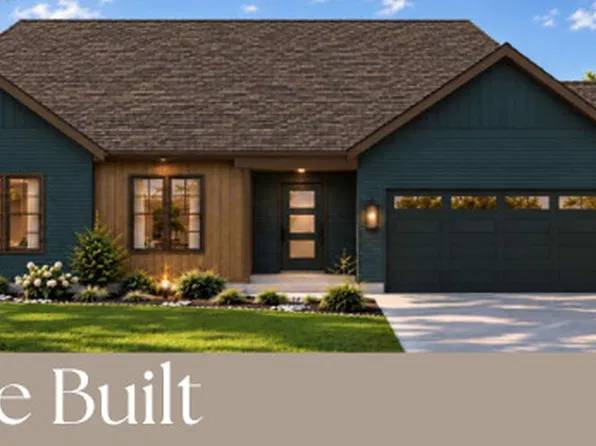7027 Black Oak Dr, Bettendorf, IA 52722