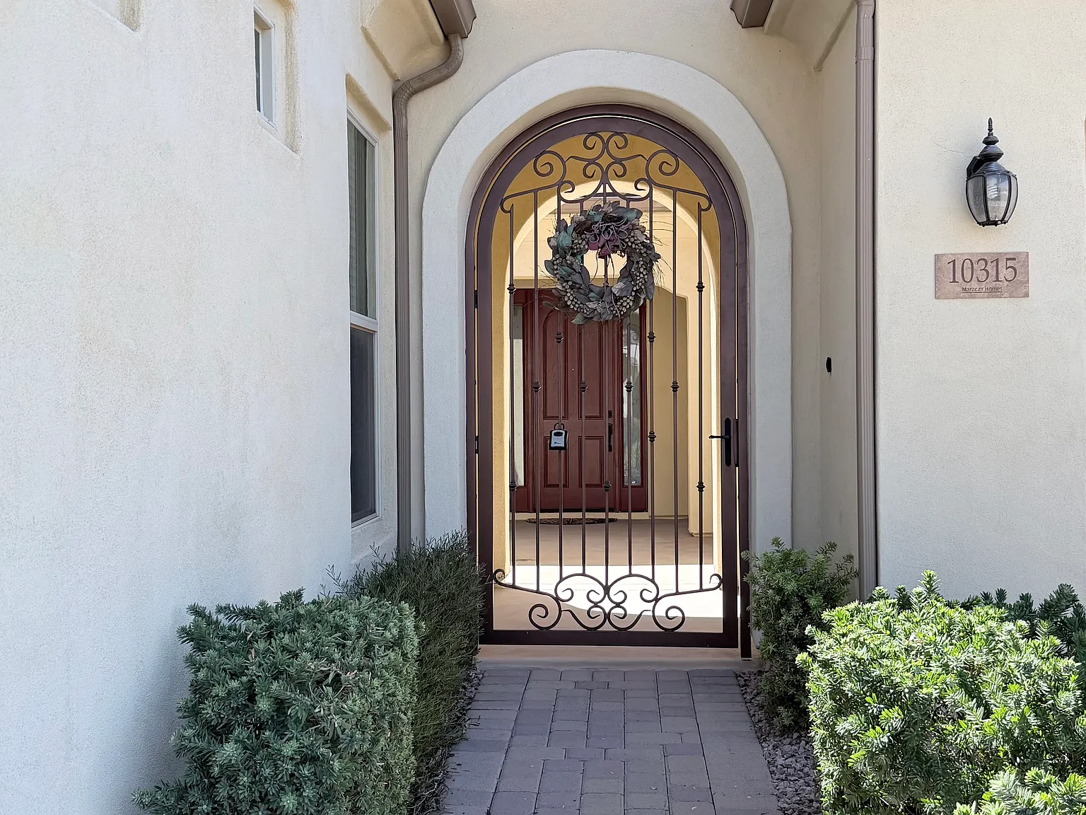 4 bed, 3.5 bath, 3057 sqft, $3,295 — Photo 3