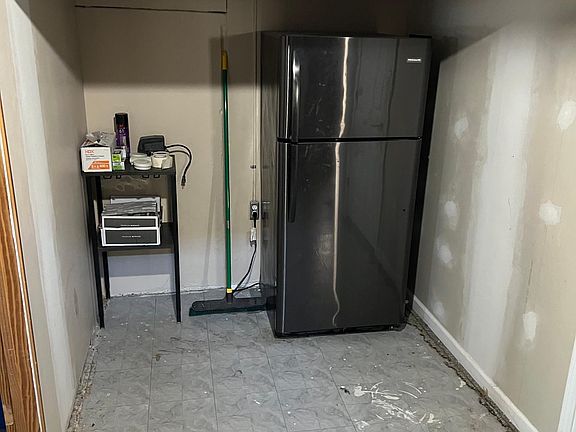5th image of 4002 McKinley St