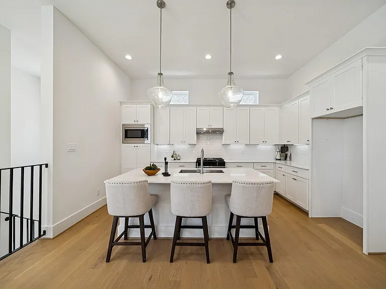 1405 W 21st St #A — Photo 12