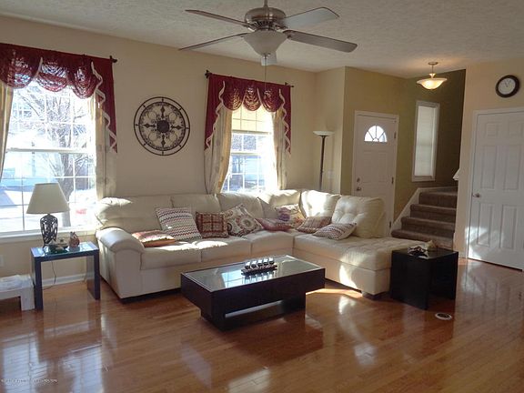 3rd image of 454 Avocet Dr