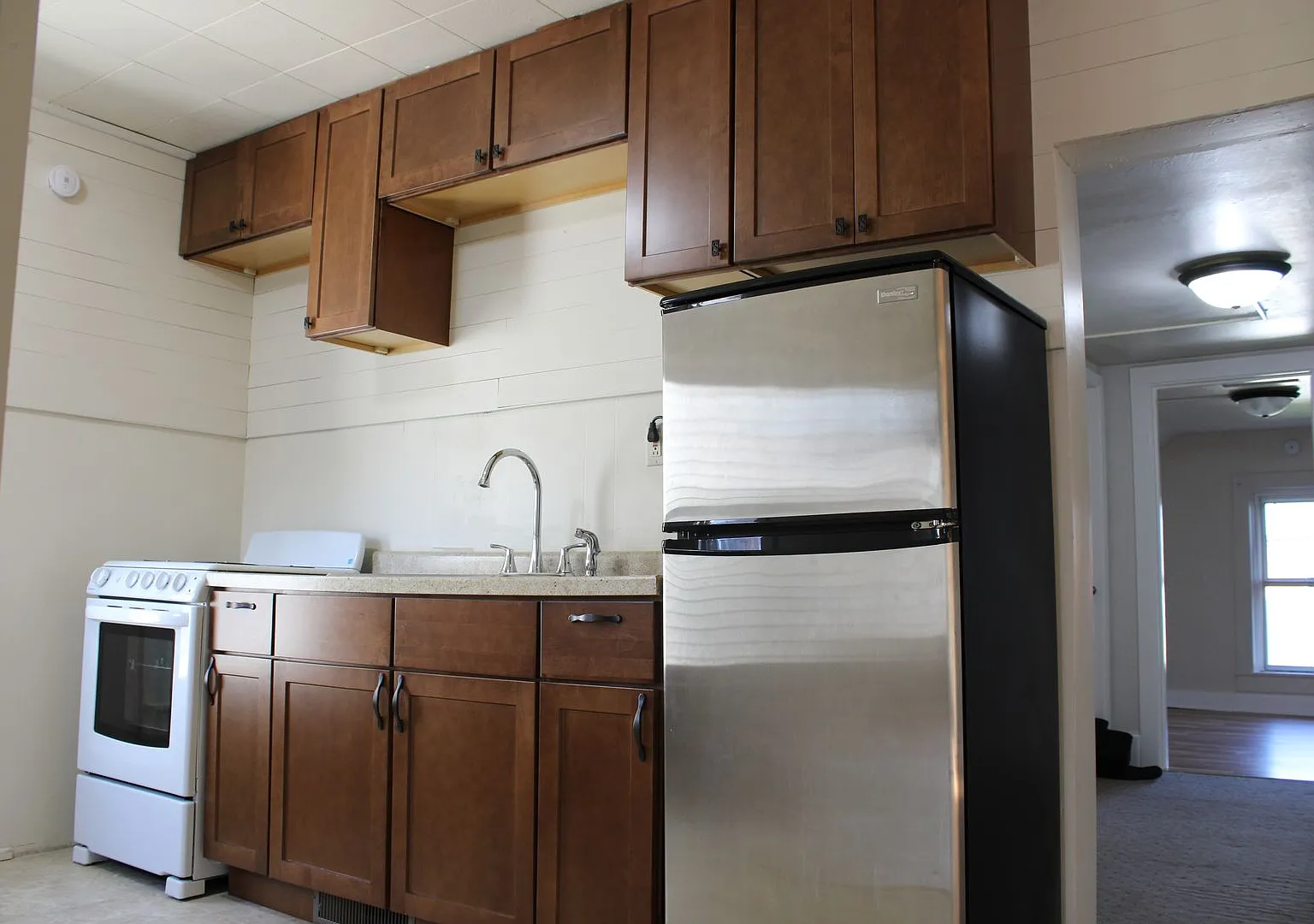 200 N Lincoln St — Photo 2