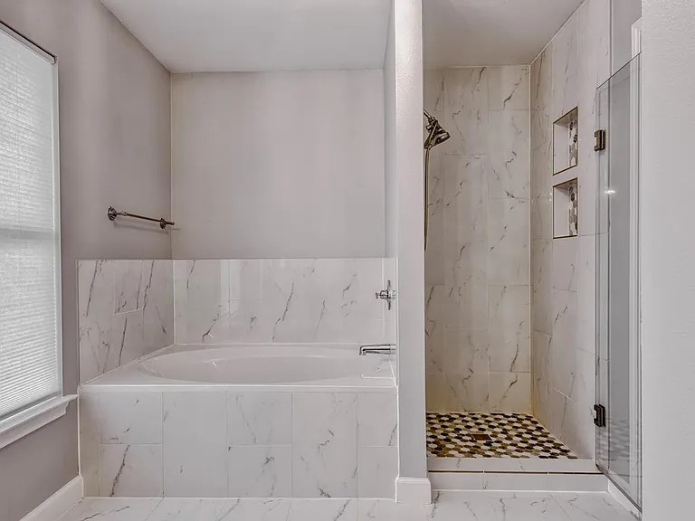22503 Madison Park — Photo 24