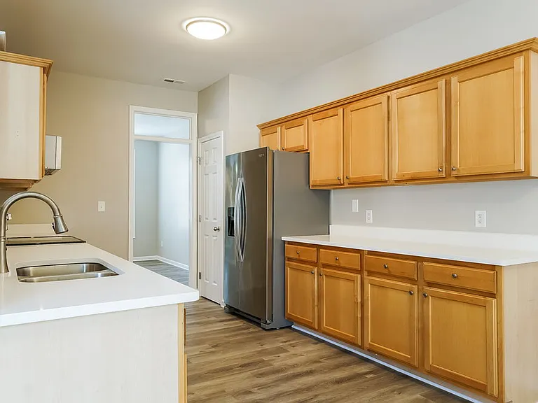 8115 Willowglen Dr — Photo 8