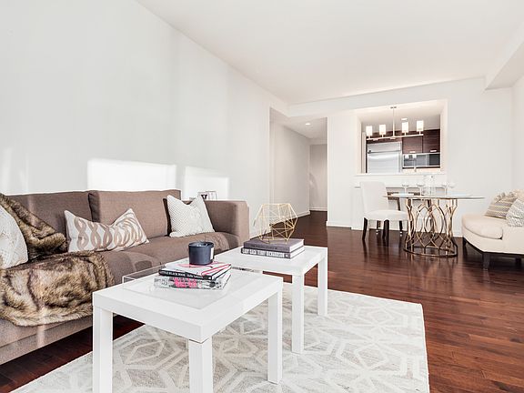 3rd image of 225 E 34th St APT 3I