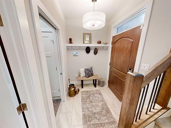 3rd image of 320 Stonecrest Pl W