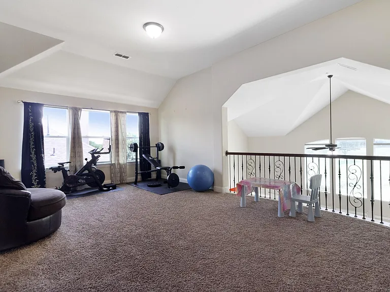 2573 Hannah Cir — Photo 18