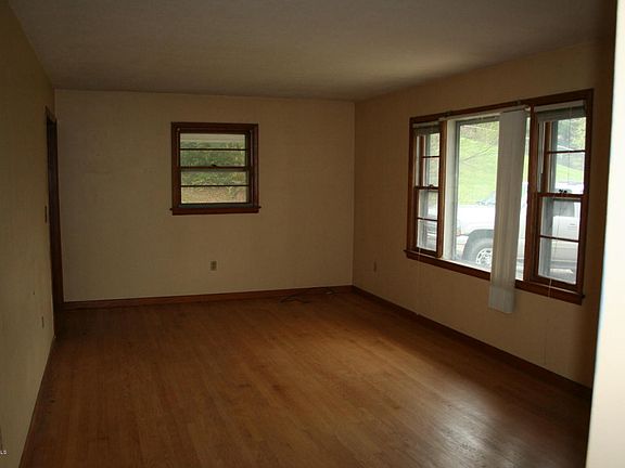 2nd image of 1013 Dundee Dr