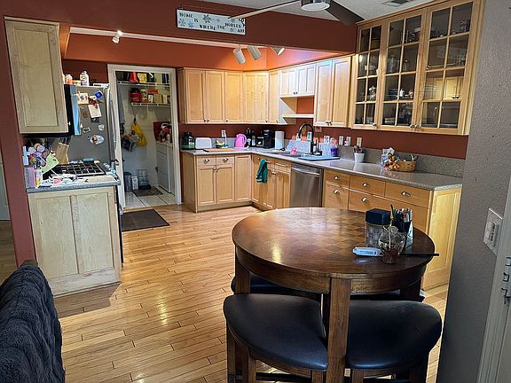 5th image of 701 Capri Dr Unit 10B