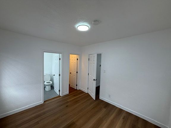 5th image of 816 E 87th Pl #11602340