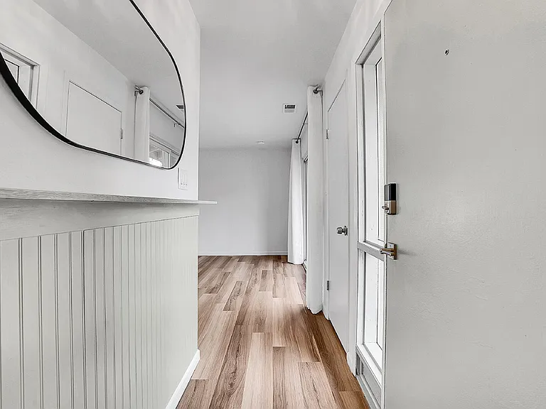 5924 S Willow Way — Photo 4