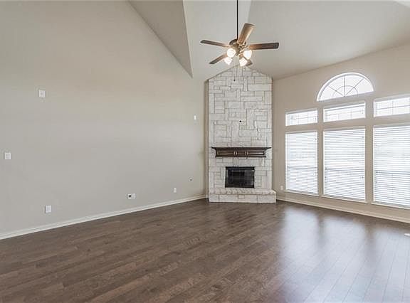 5th image of 4509 Sea Sparrow Ln