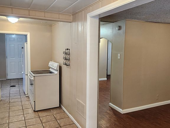 2nd image of 278 E Baird Ave S