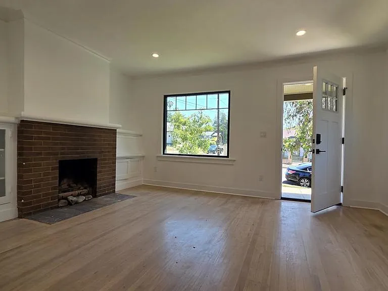 5163 El Rio Ave — Photo 3