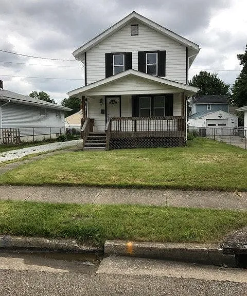 457 Lamont St — Photo 1