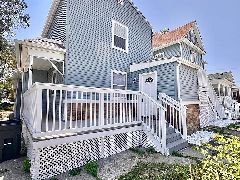 315 W 3rd St #6 — Photo 1