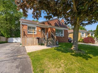 614 Drury Ln, Burlington, ON L7R 2X6
