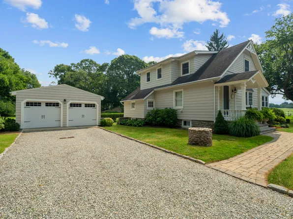 24 McCurdy Road, Old Lyme, CT 06371