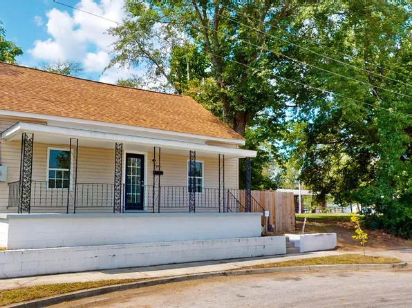 1305 N 8th Street, Wilmington, NC 28401