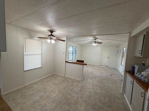2nd image of 2640 Lehigh Ave