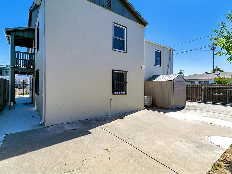 1800 Georgia St #B — Photo 13
