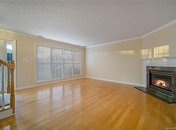 5th image of 2107 Water Oak Ln