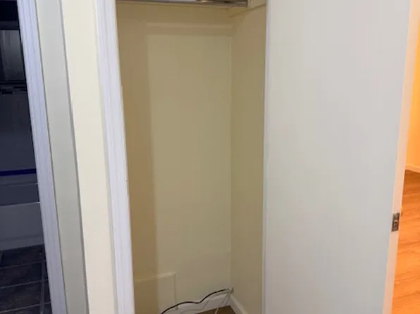 569 Vermont Street image 4 of 19