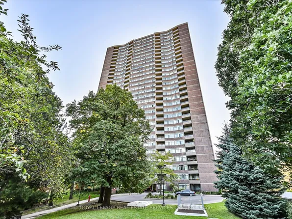 3100 Kirwin Ave #301, Mississauga, ON L5A 3S6