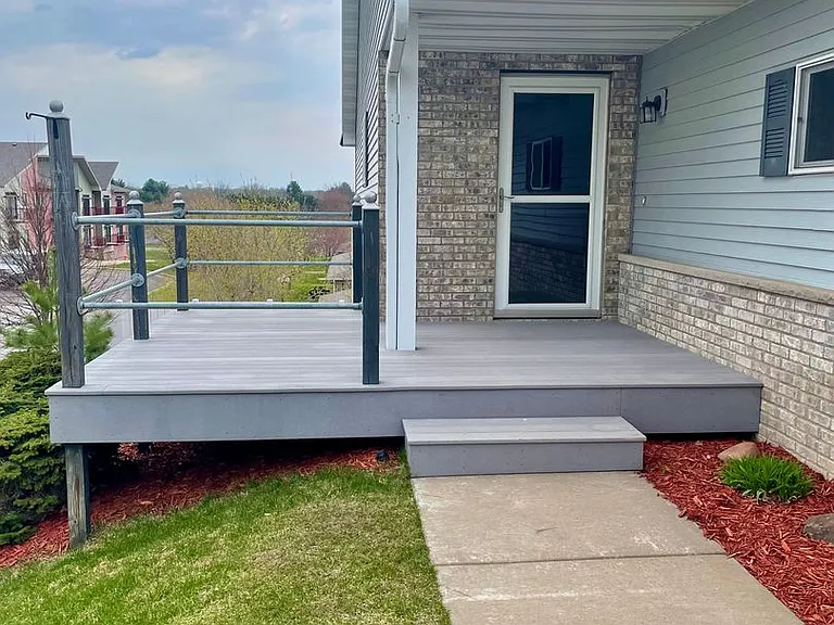3552-3558 E Meadows Pl — Photo 3