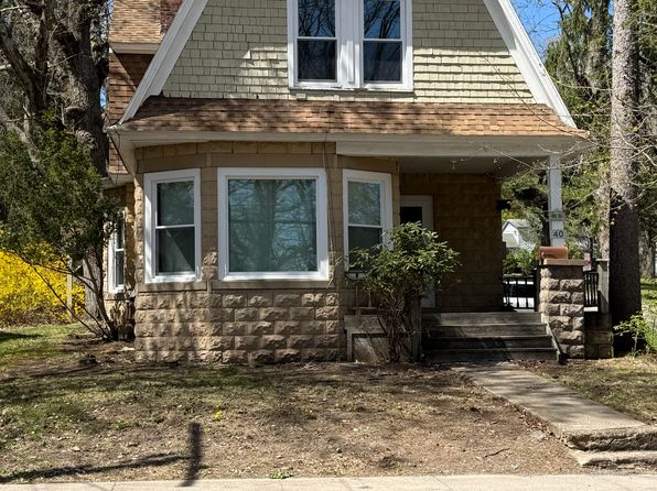 40 Fairview Ave