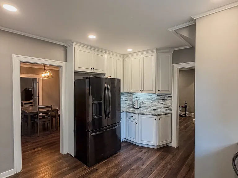 1320 W North St — Photo 17