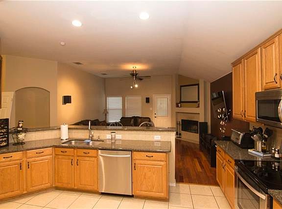 5th image of 6004 Photinia Ave