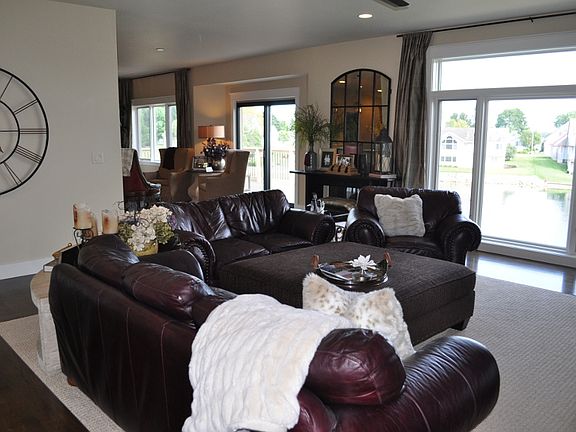 3rd image of 23 Venetian Dr