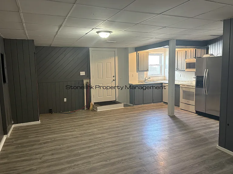 21 Kenyon Ave — Photo 4