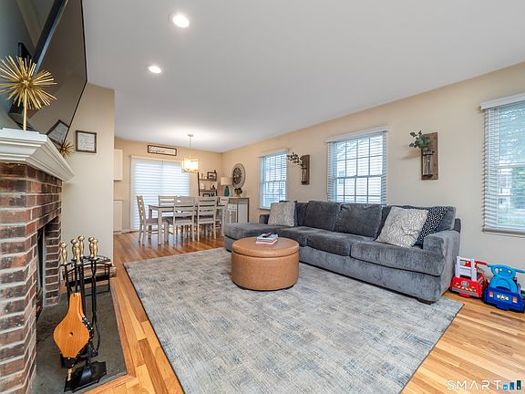 5th image of 584 Hope Street #5