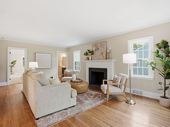 3rd image of 4243 Quentin Ave