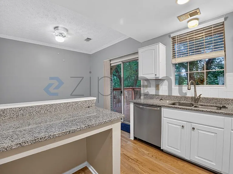 1201 Wedgewood Ct — Photo 14