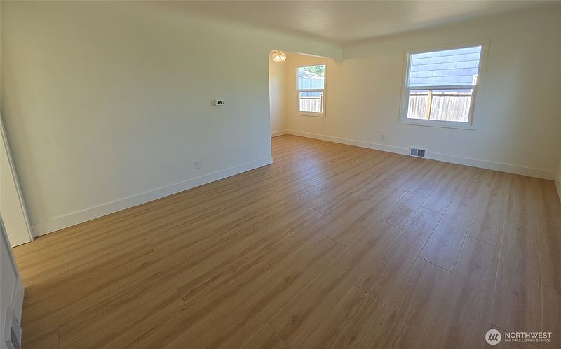 4th image of 818 118th Street S