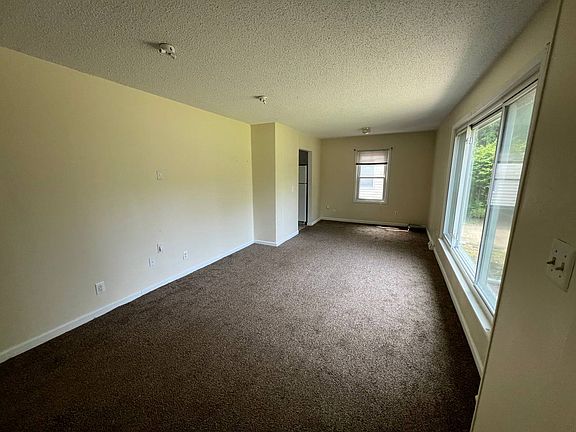 4th image of 15024 Lyons St
