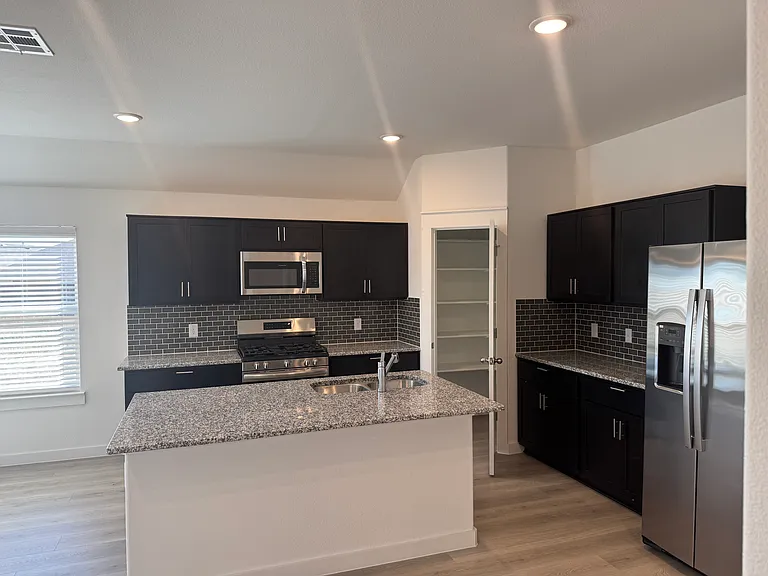 1614 Red Acre Trl — Photo 12