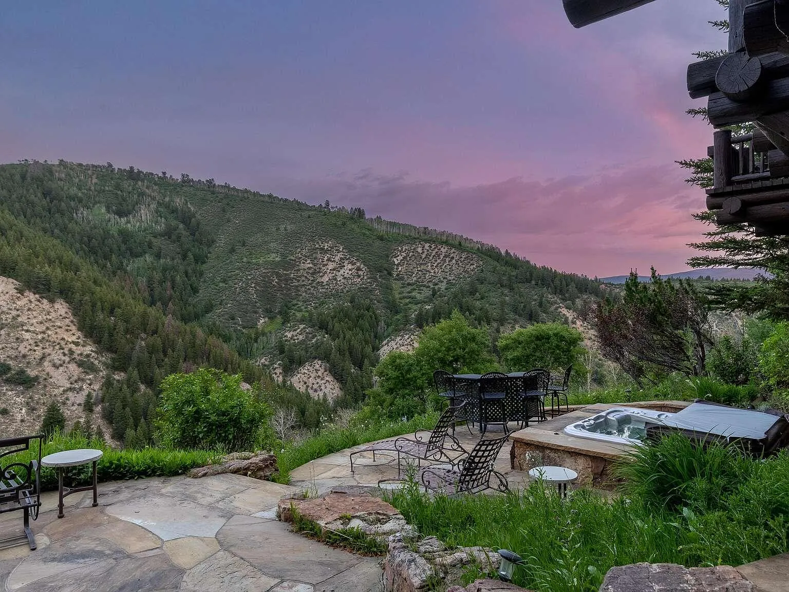 6 bed, 6.5 bath, 6881 sqft, $50,000 — Photo 2