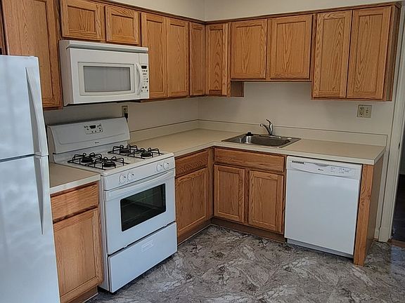 3rd image of 1428 12th St N APT 3
