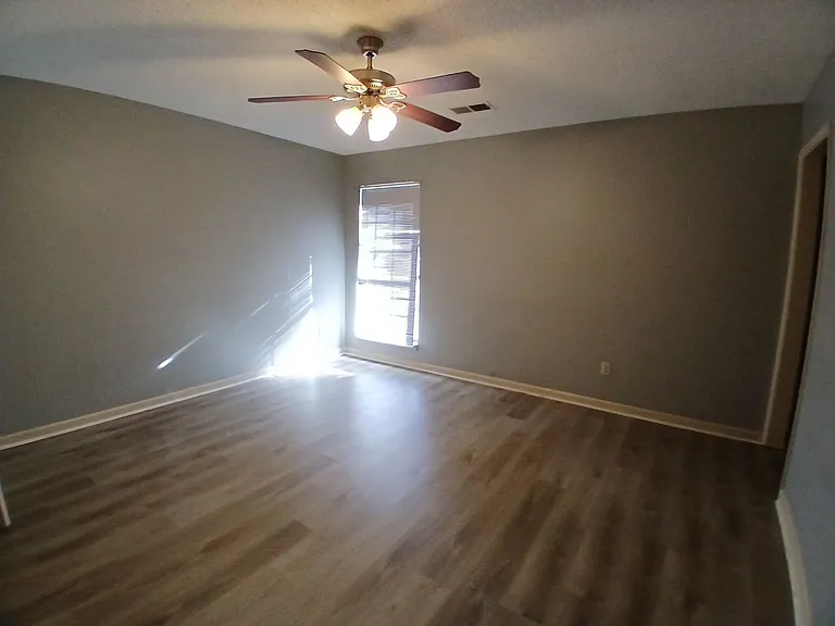 6405 Saginaw Rd — Photo 7