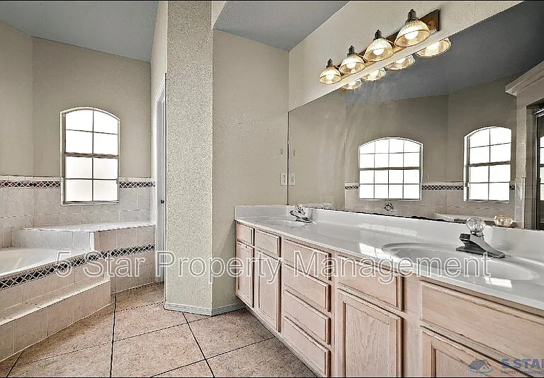 1315 Olga Mapula Dr — Photo 33
