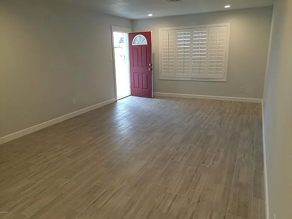 4th image of 1905 E Del Rio Dr