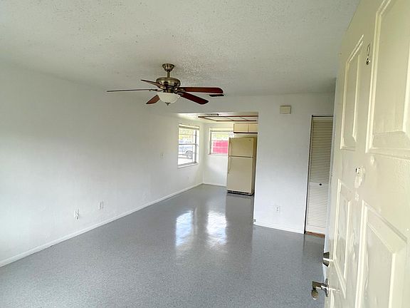 4th image of 2078 Coral Way APT A