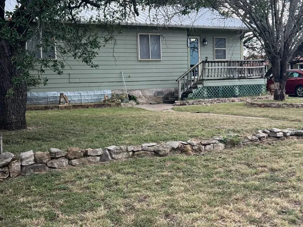 1902 Cline St, Goldthwaite, TX 76844