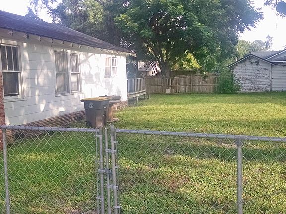 2nd image of 4535 Woolman Ave