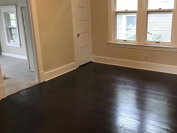 4th image of 891 Rose Ave E